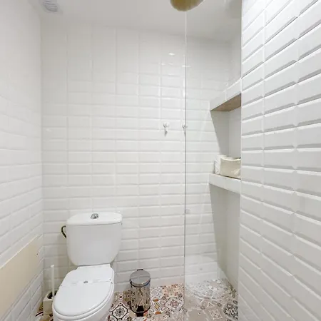 Apartment Historic Charm In The Heart Of #1950 Lagos