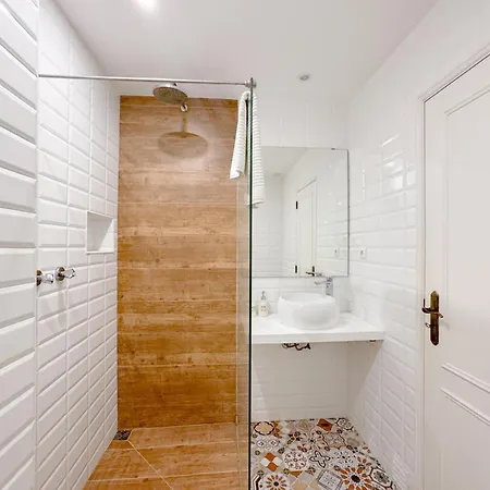 Historic Charm In The Heart Of #1950 Lägenhet