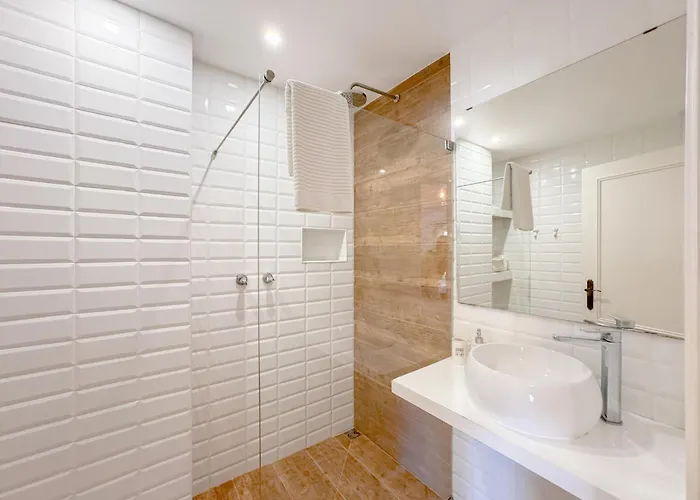 Apartment Historic Charm In The Heart Of #1950