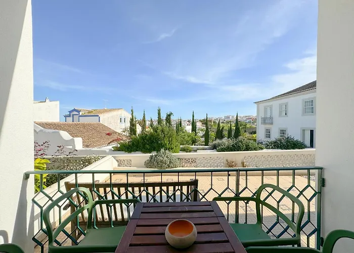 Apartment Historic Charm In The Heart Of #1950